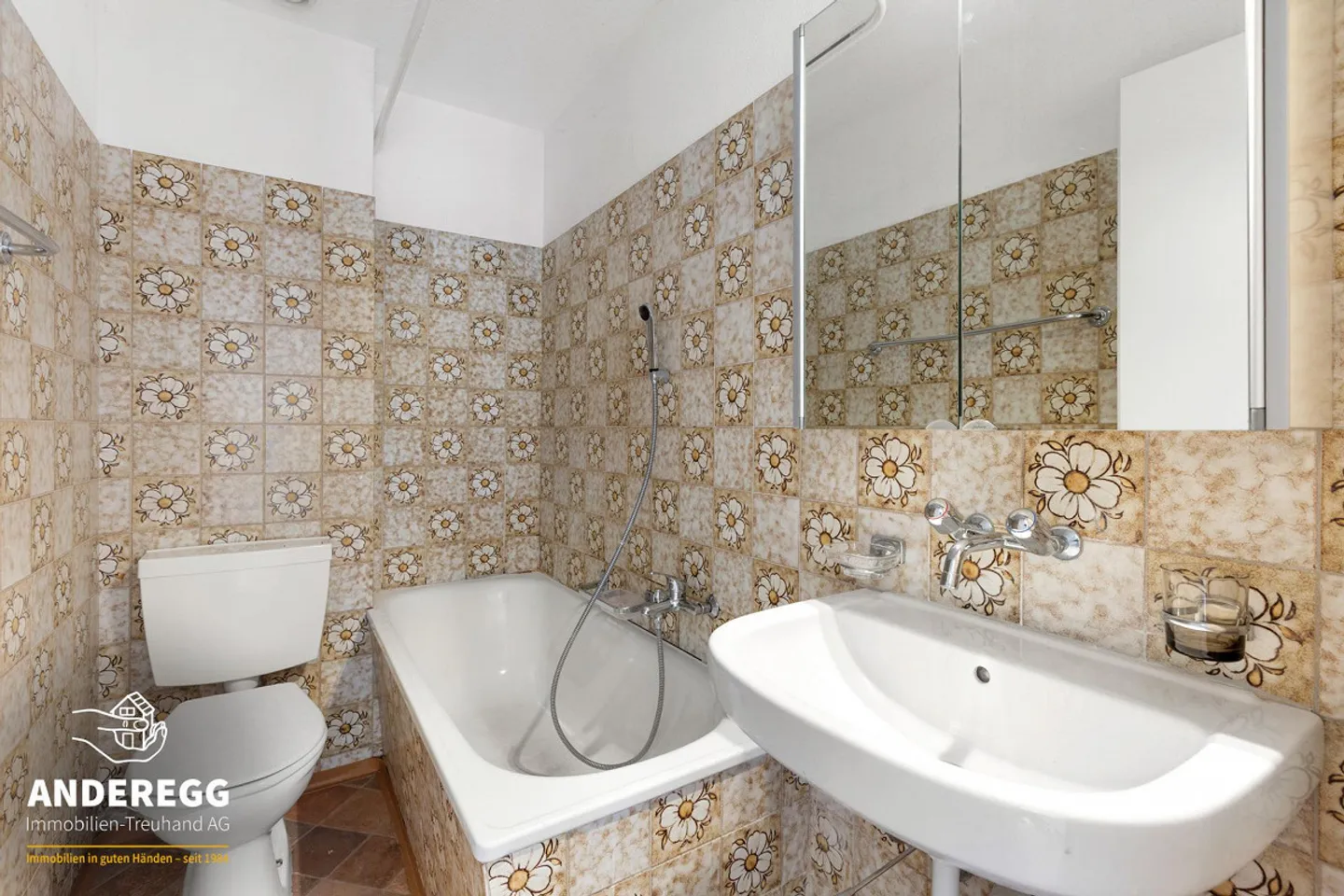 Sonnige 4-Zi.-Eigentumswohnung mit Balkon und Tiefgaragen-PP - Photo 10 of 13