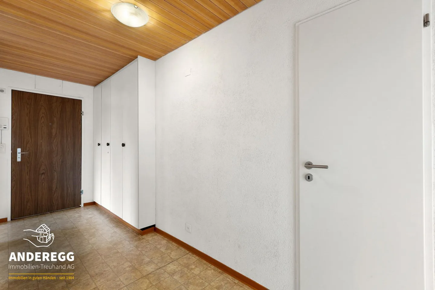 Sonnige 4-Zi.-Eigentumswohnung mit Balkon und Tiefgaragen-PP - Photo 12 of 13