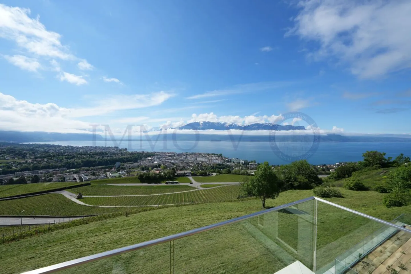 Appartement de Luxe avec Terrasse - Photo 2 sur 10