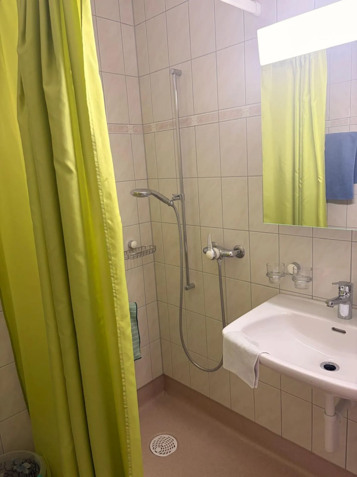 Helle 2.5-Zimmerwohnung für Senioren - Foto 6 von 8
