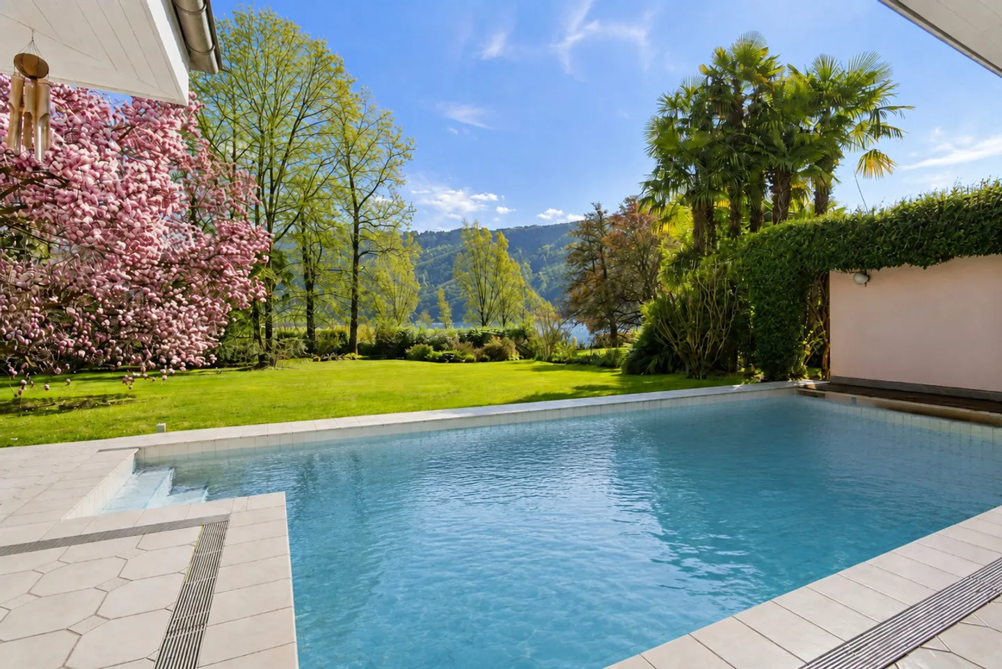 Villa elegante sul lago Ceresio - Foto 2 di 21