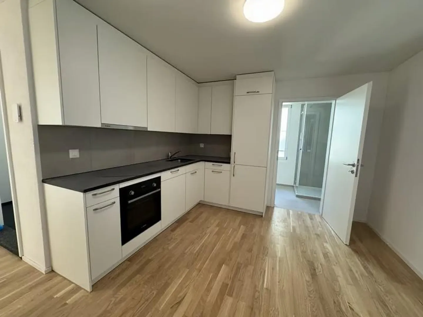 Appartamento moderno in posizione centrale in affitto - Foto 2 di 9