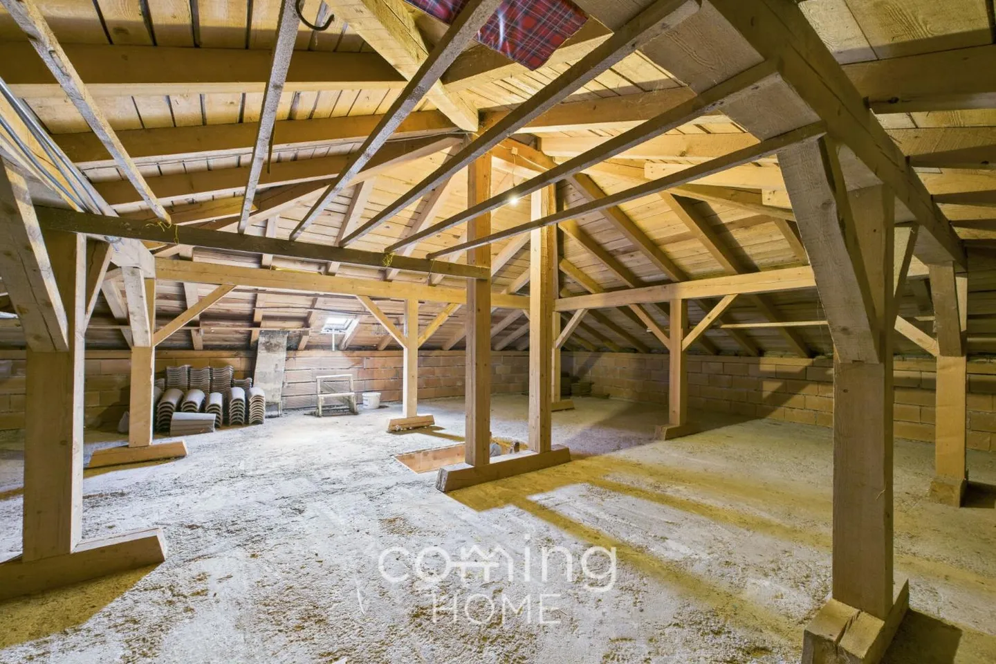 Casa unifamiliare di 5,5 stanze a Susten in una posizione soleggiata e tranquilla con terrazza e molto potenziale - Foto 12 di 13