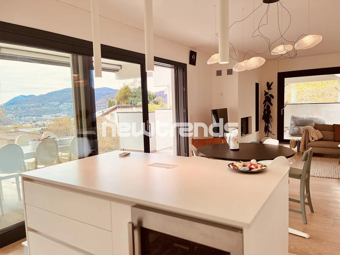 Montagnola – Arasio : penthouse 4,5 pièces avec terrasse et vue dégagée. - Photo 3 sur 14