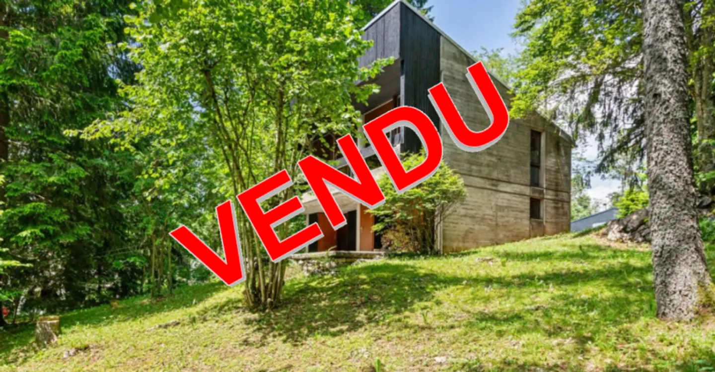 The Savagnières, pretty 4.5-room chalet in the heart of nature, 1779m2 of land - Photo 1 of 13