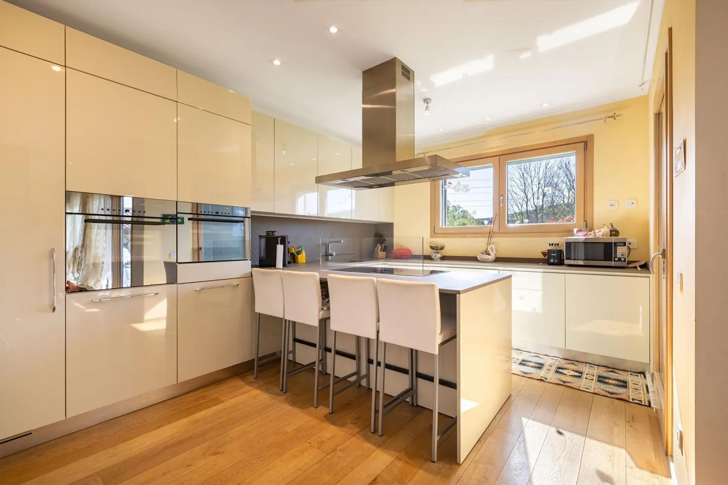 STUNNING 6.5 ROOM HOUSE ON ONE FLOOR WITH GARDEN IN STABIO - Photo 1 of 9