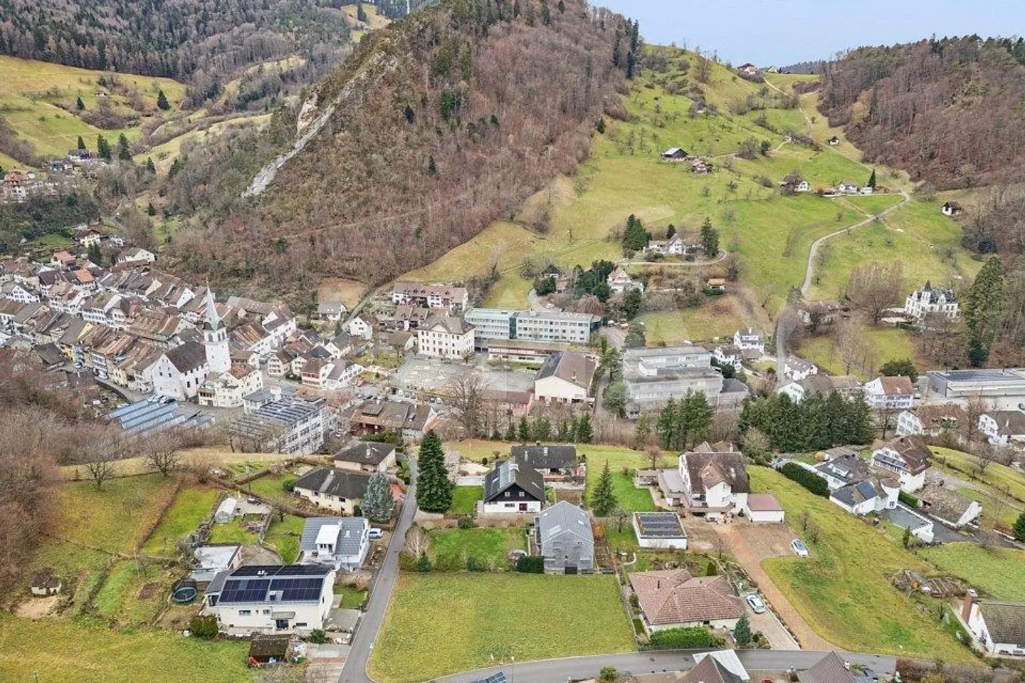 Building land in a quiet residential area on the sunny slope - Photo 10 of 13