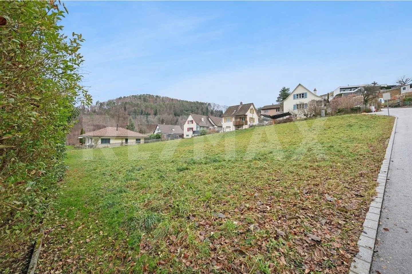 Building land in a quiet residential area on the sunny slope - Photo 12 of 13