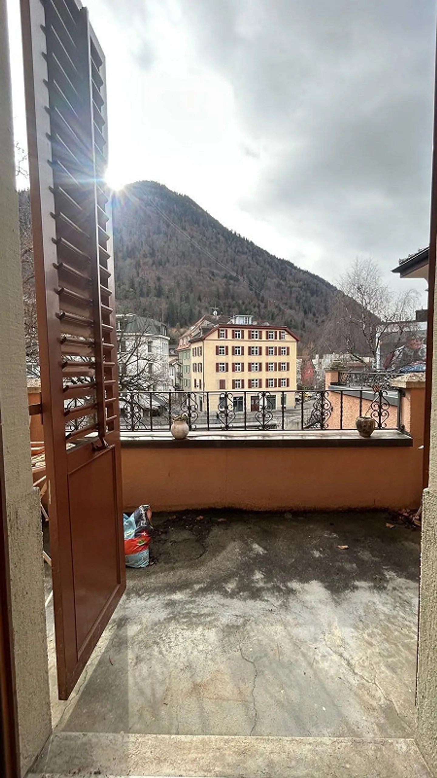 Appartement 5.5 pièces dans le style Art Nouveau, au cœur de Chur - Photo 7 sur 8