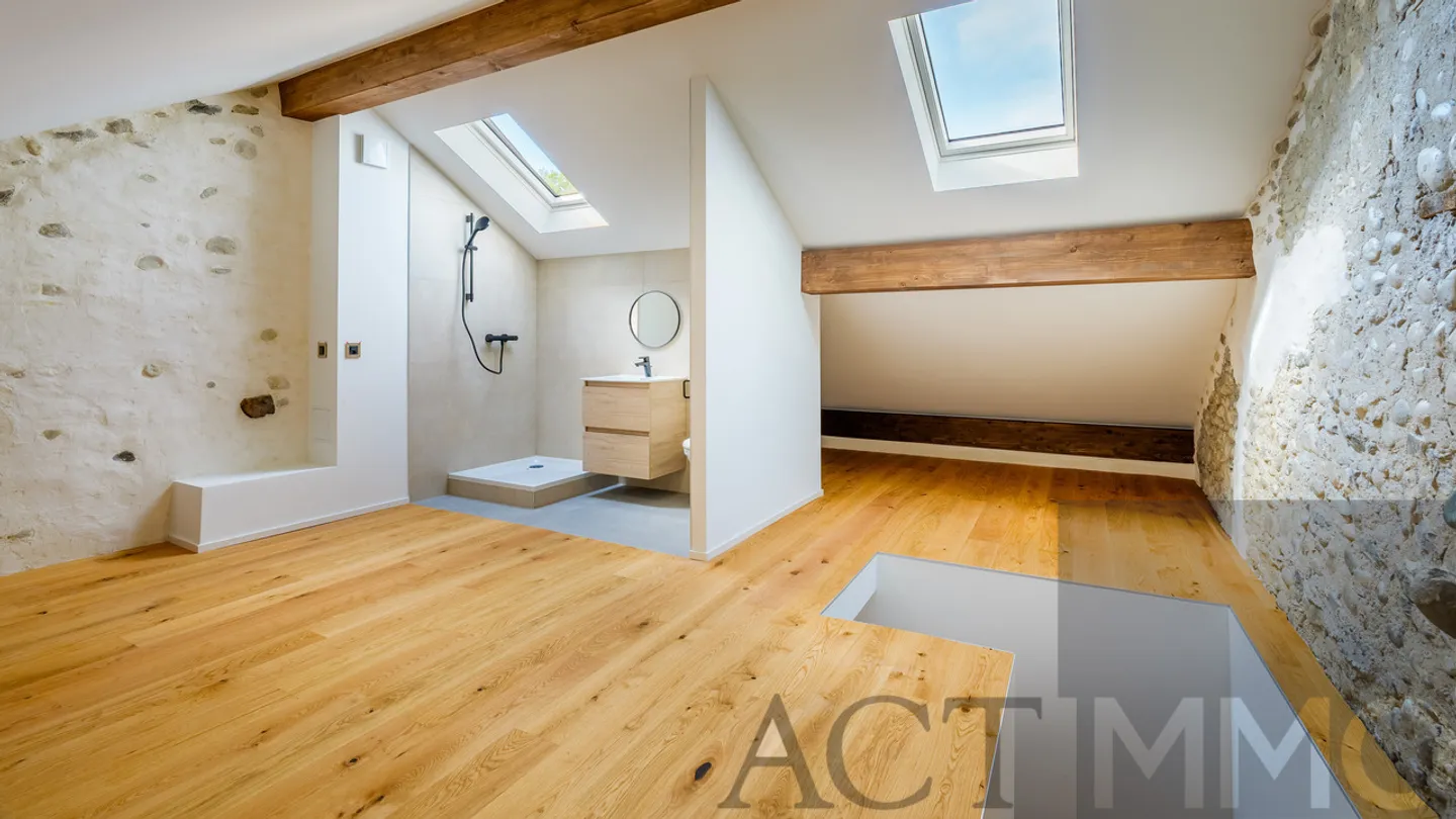 Maison de Caractère Rénovée - Photo 5 sur 7
