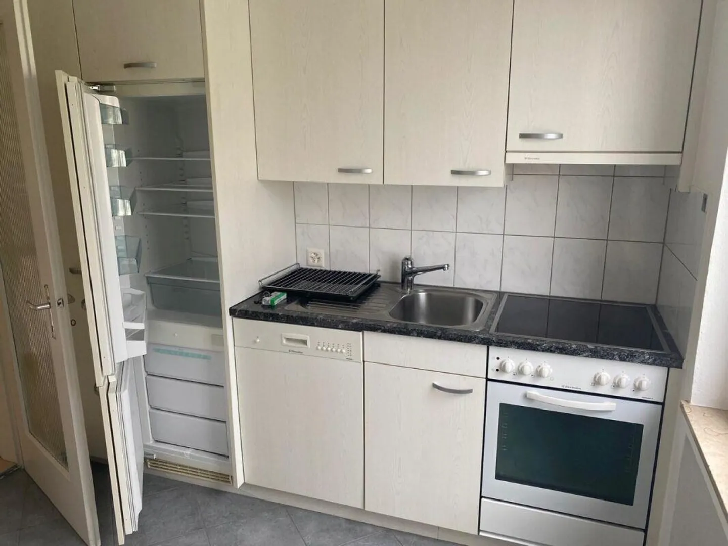 Appartamento conveniente con balcone nel cuore di Kreuzlingen - Foto 2 di 9