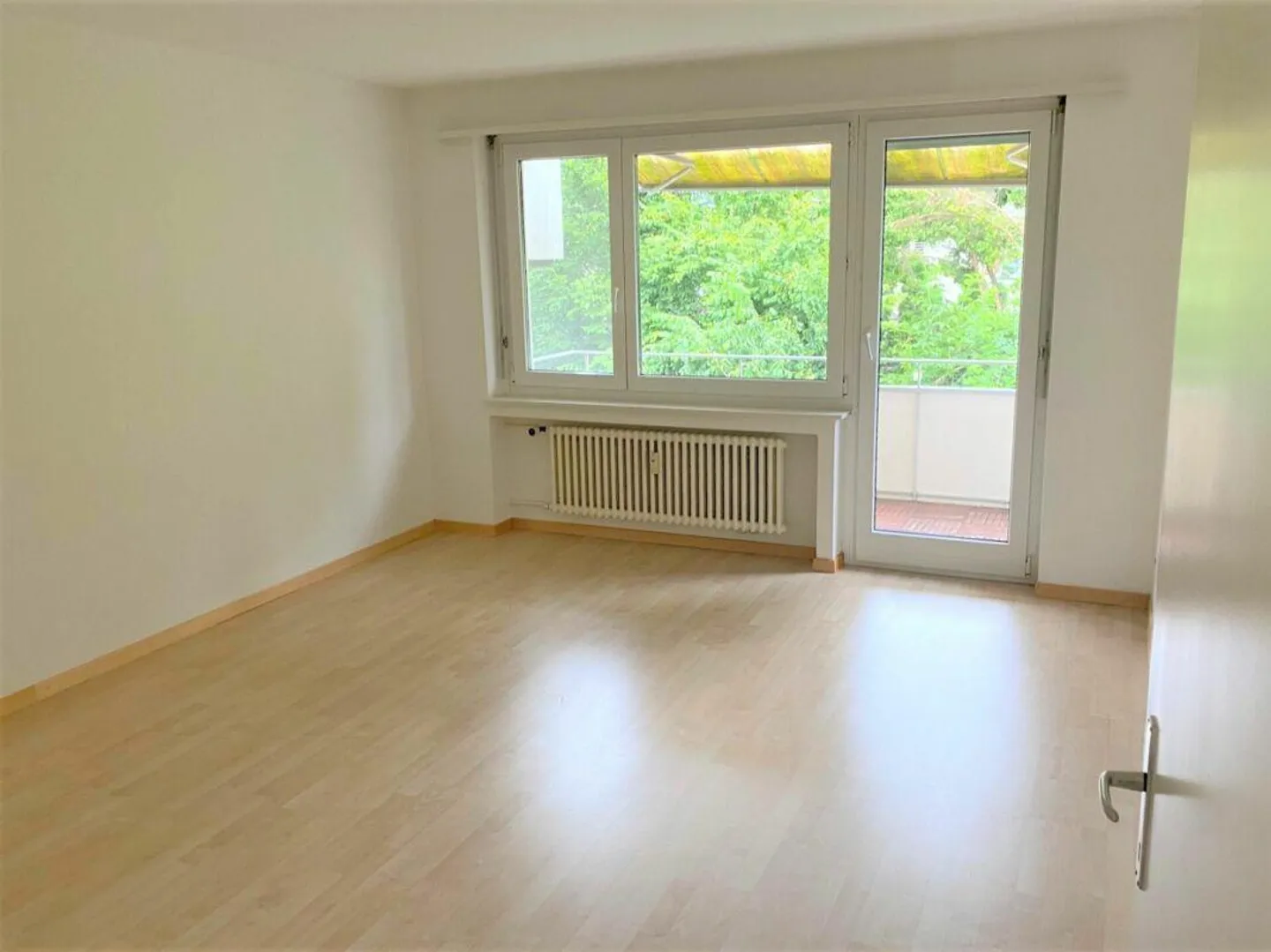 Appartamento conveniente con balcone nel cuore di Kreuzlingen - Foto 4 di 9
