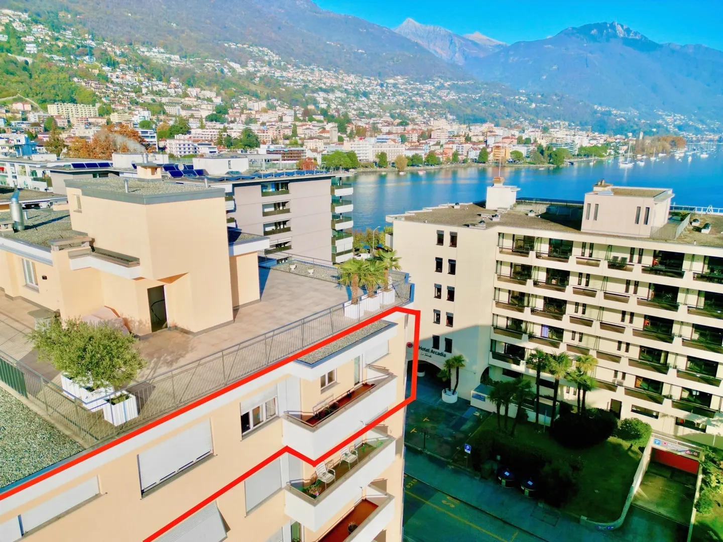 Offerta Unica: Appartamento di Vacanze in Seconda Linea dal Lago - Foto 1 di 8