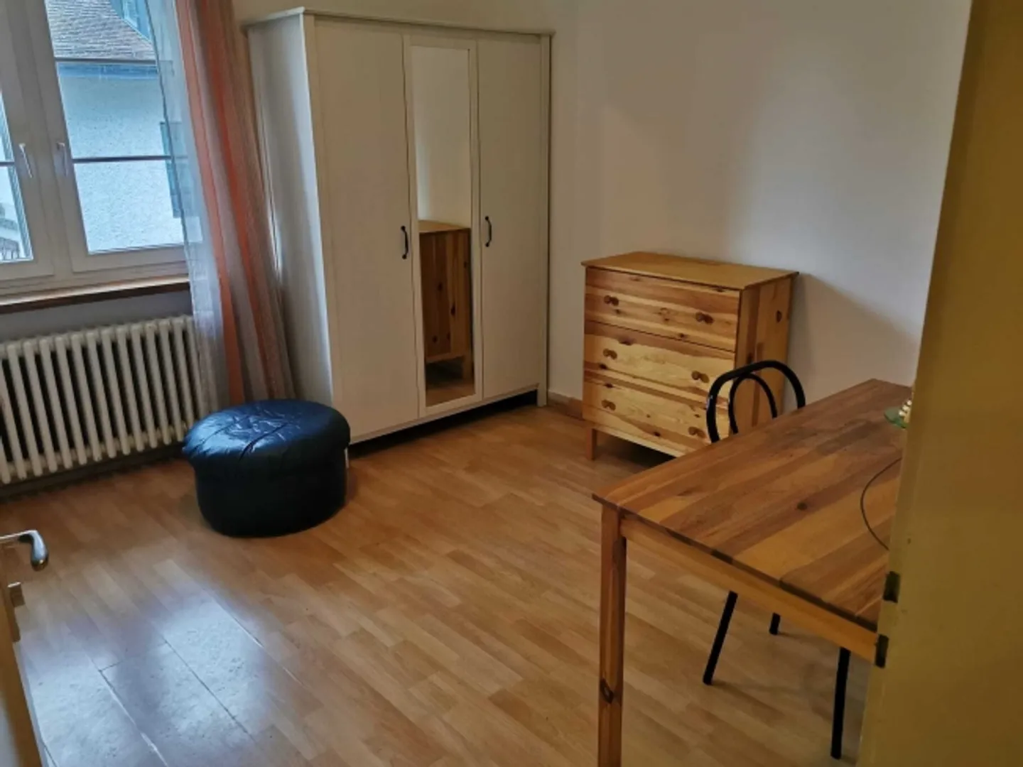 Chambre meublée à Schaffhouse près de la gare - Photo 2 sur 4