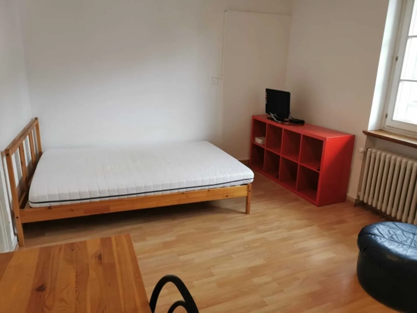 Chambre meublée à Schaffhouse près de la gare - Photo 3 sur 4