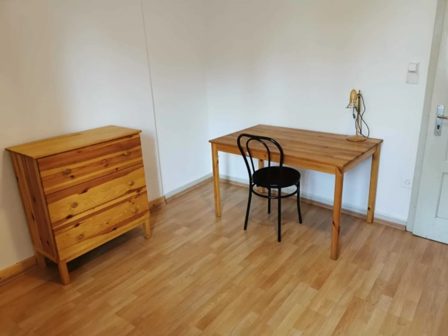 Chambre meublée à Schaffhouse près de la gare - Photo 4 sur 4