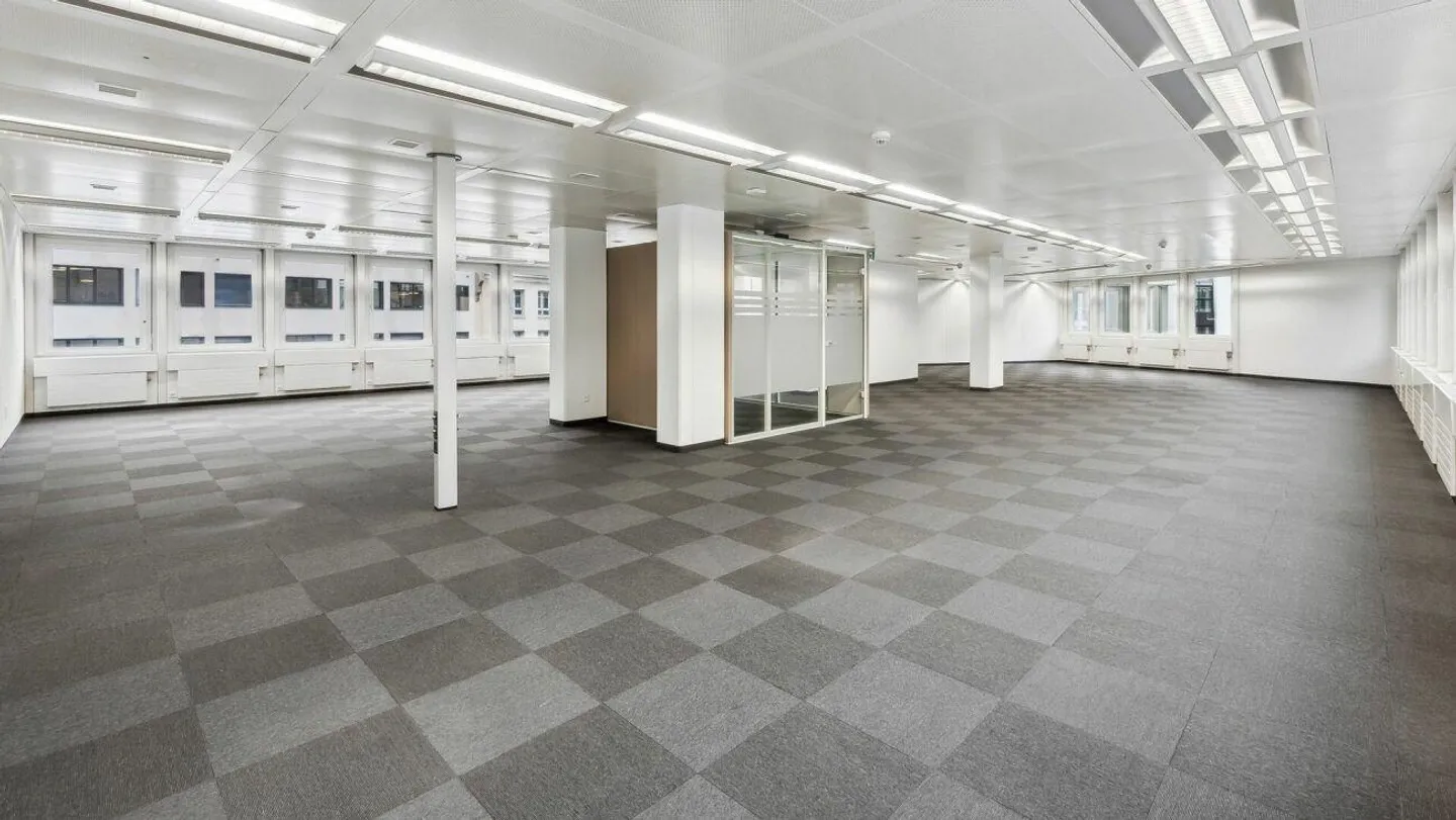 Work & View - Office with 371 m² and rooftop terrace in the heart of the city - Photo 2 of 11