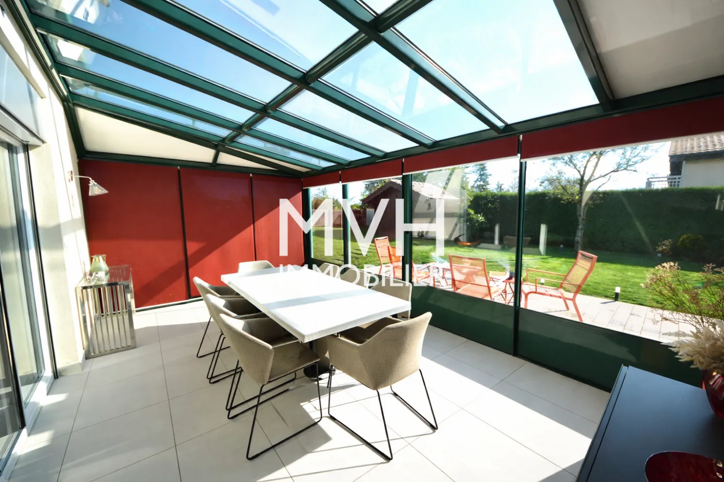 Maison Mitoyenne Spacieuse - Photo 1 sur 8