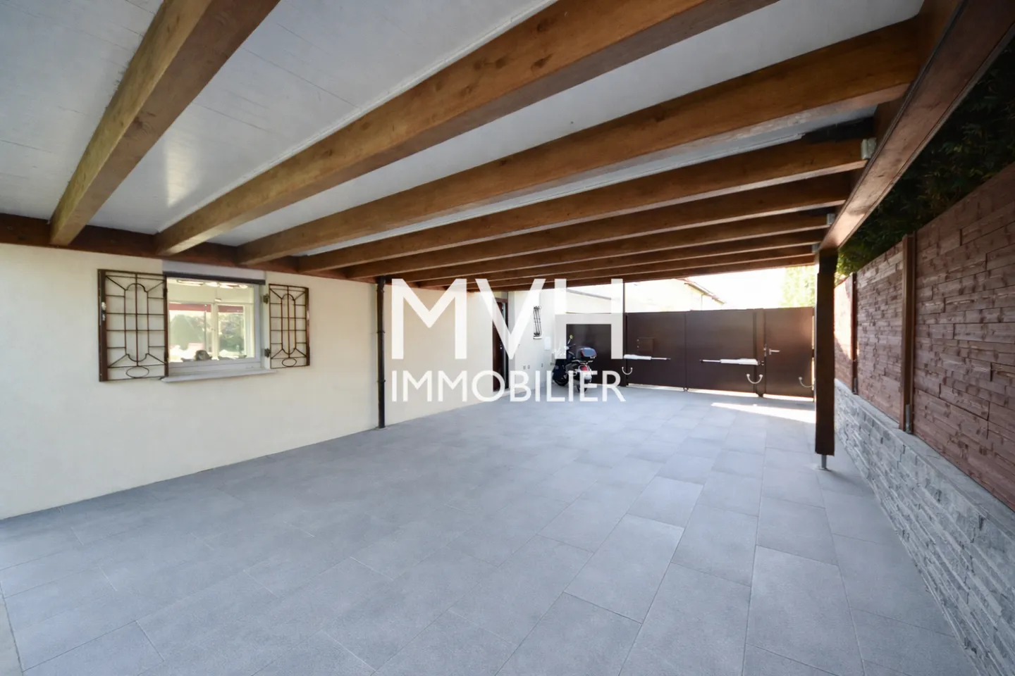 Maison Mitoyenne Spacieuse - Photo 2 sur 8