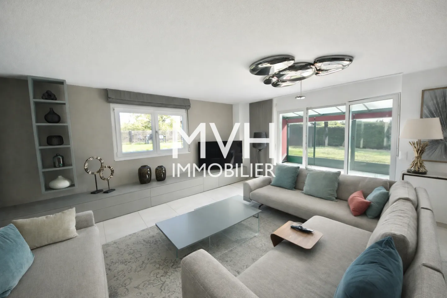 Maison Mitoyenne Spacieuse - Photo 3 sur 8