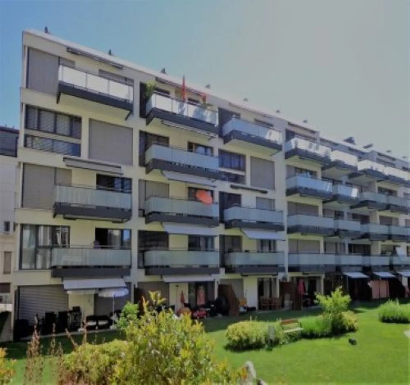 Large studio in the center of Renens available - Photo 1 of 7