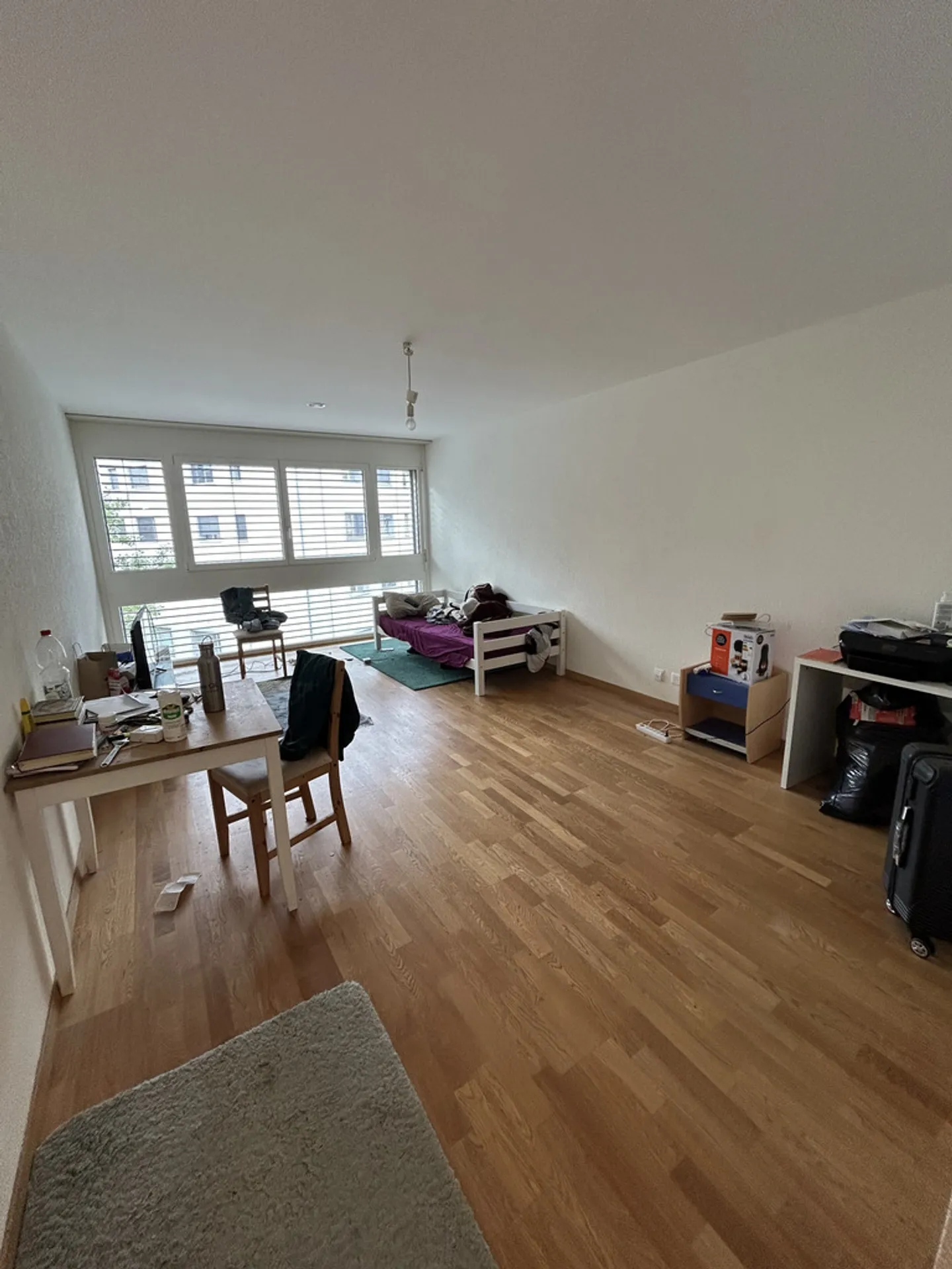 Large studio in the center of Renens available - Photo 2 of 7