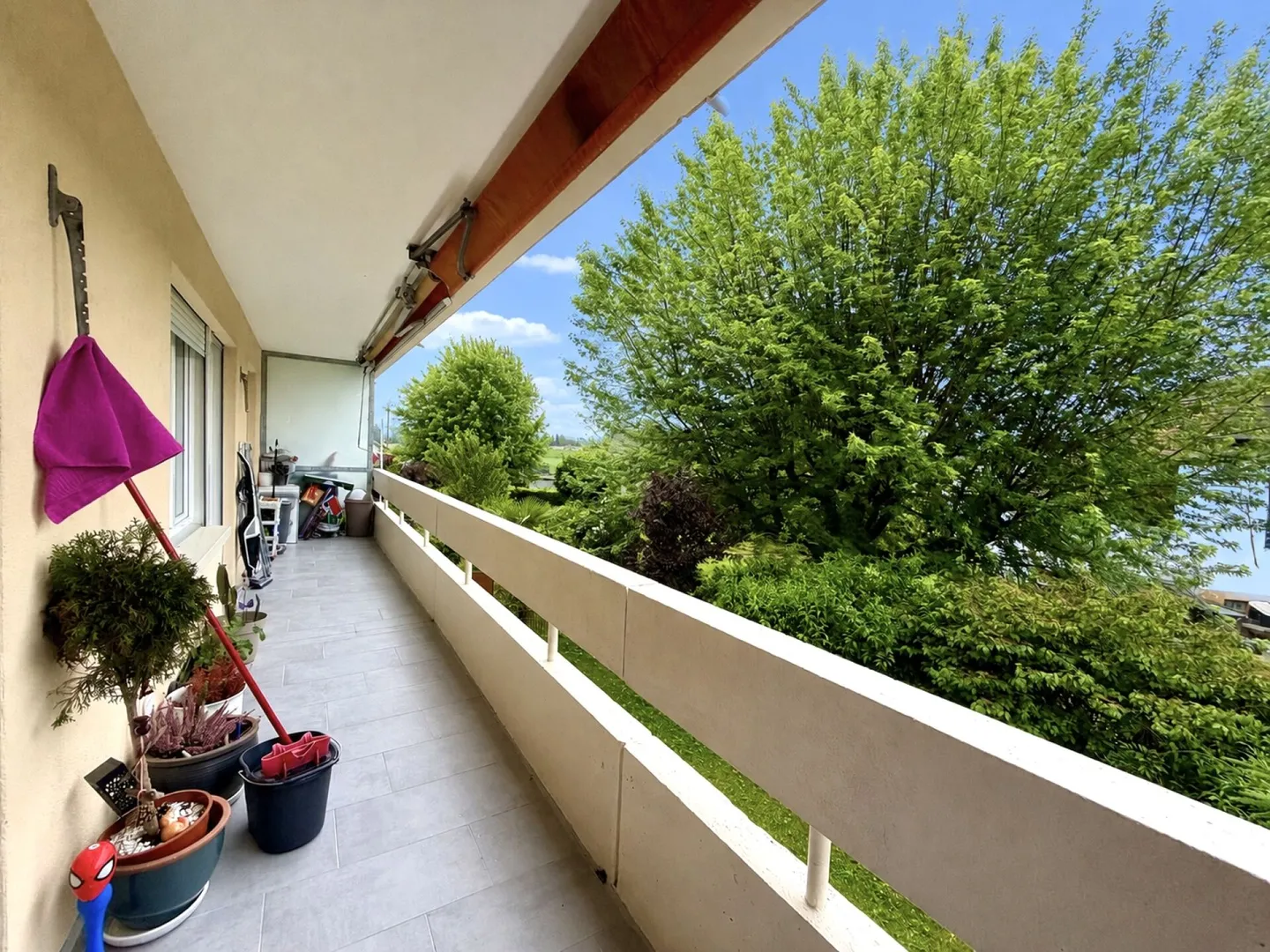 Appartement 4.5 pièces entièrement rénové dans un bon emplacement - Photo 8 sur 8