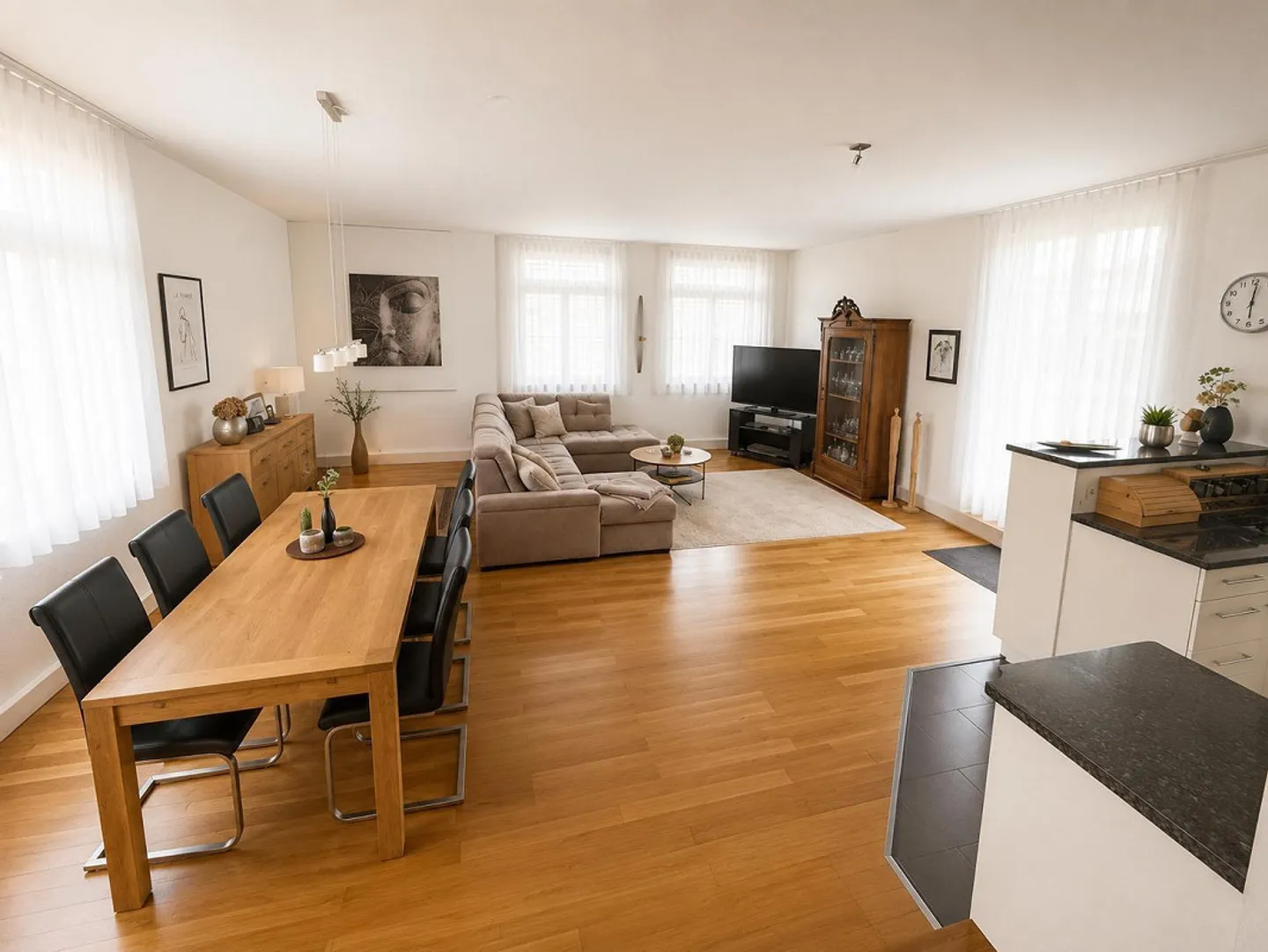 Geräumiges Einfamilienhaus mit Garten - Foto 3 von 22