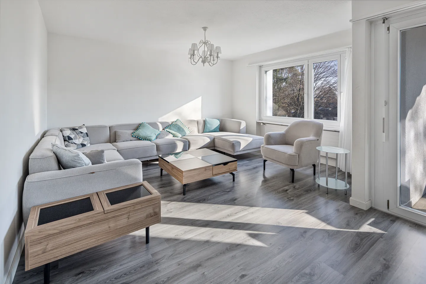 Bright Apartment with Balcony - Photo 1 of 11