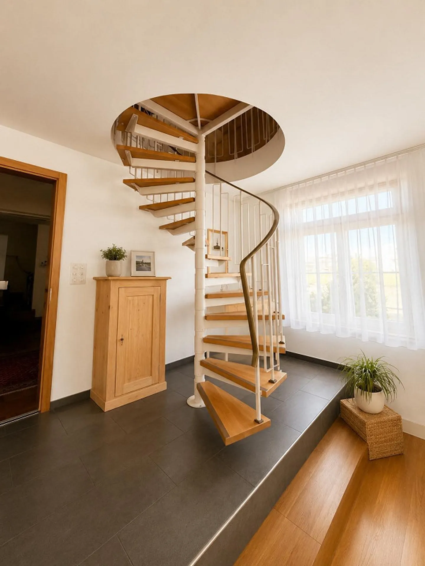 Geräumiges Einfamilienhaus mit Garten - Foto 4 von 22