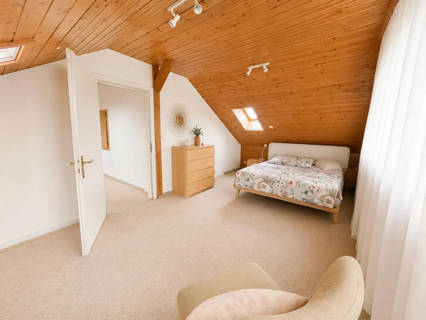 Geräumiges Einfamilienhaus mit Garten - Foto 6 von 22