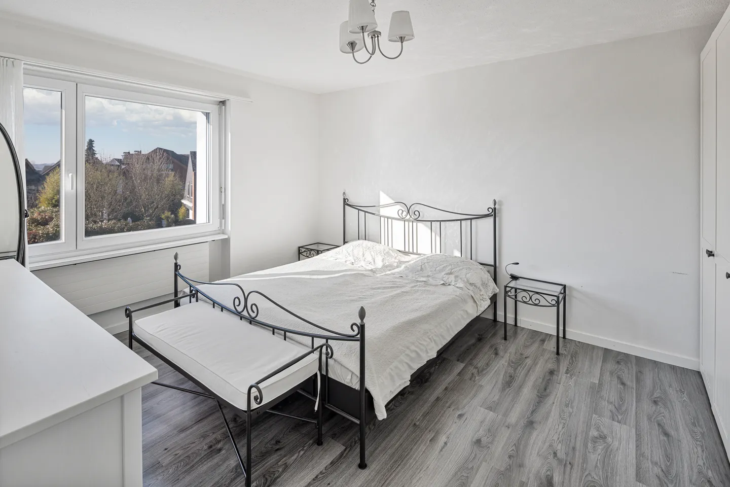 Bright Apartment with Balcony - Photo 6 of 11