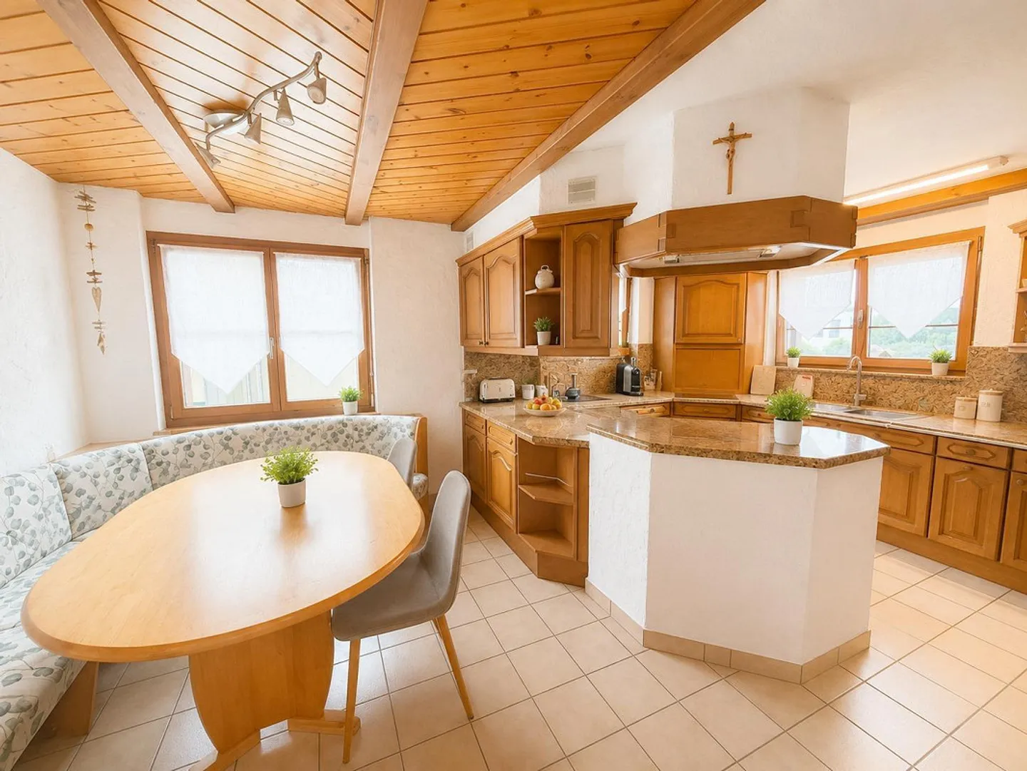 Geräumiges Einfamilienhaus mit Garten - Foto 11 von 22