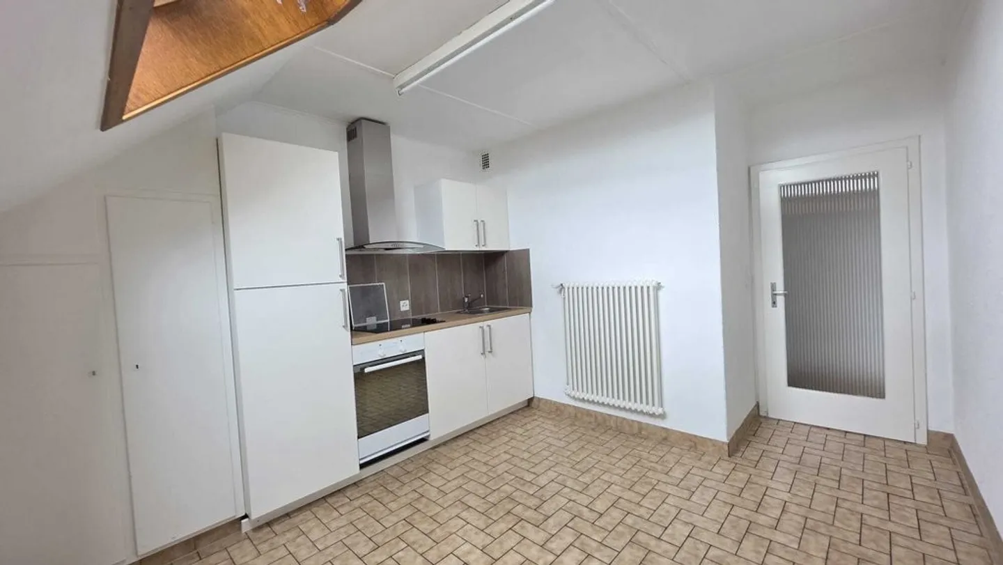 Bellissimo appartamento di 3 locali con balcone - Foto 2 di 9