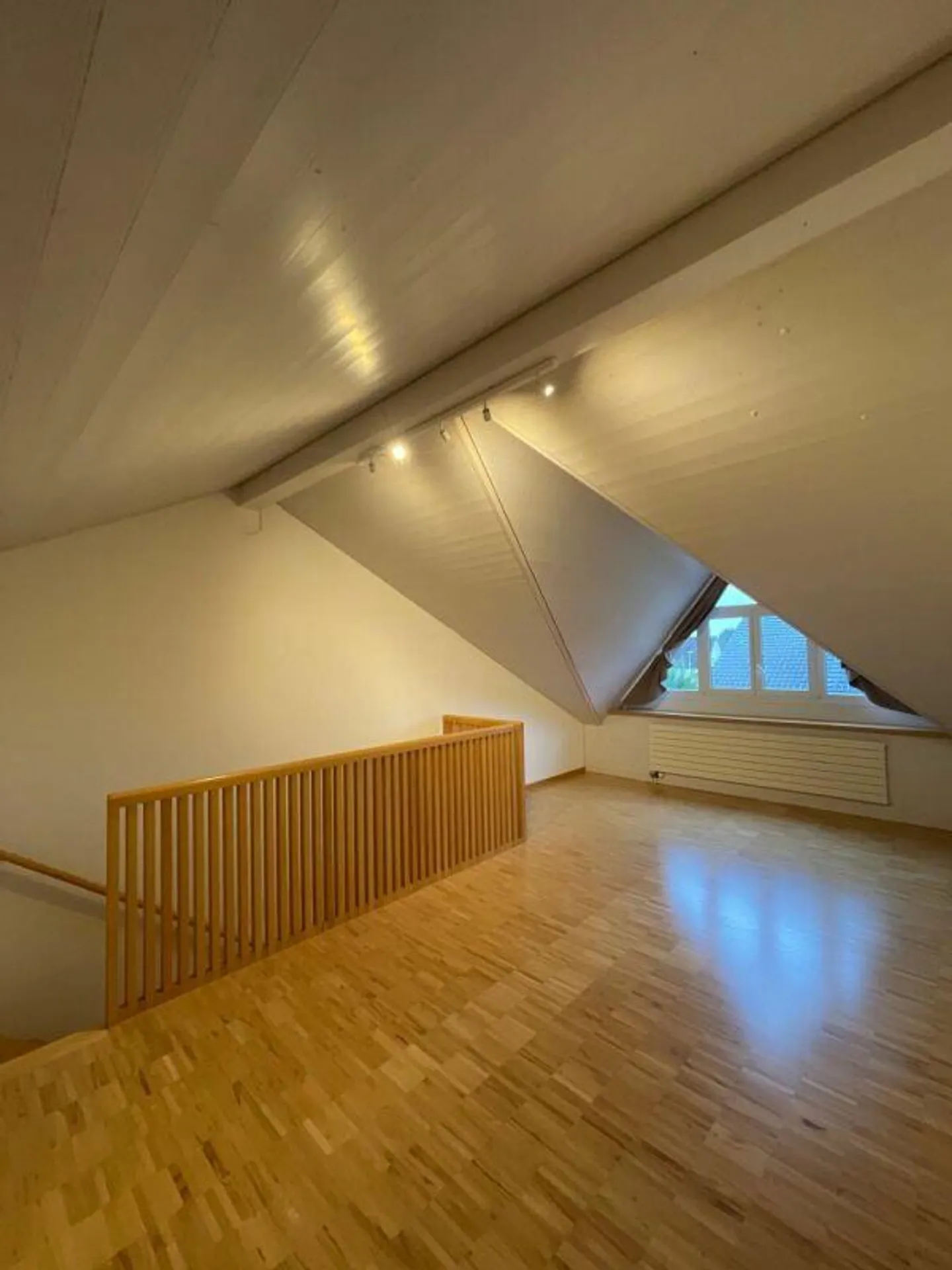 Casa a schiera da sogno con carattere di benessere in un ambiente tranquillo - Foto 4 di 14