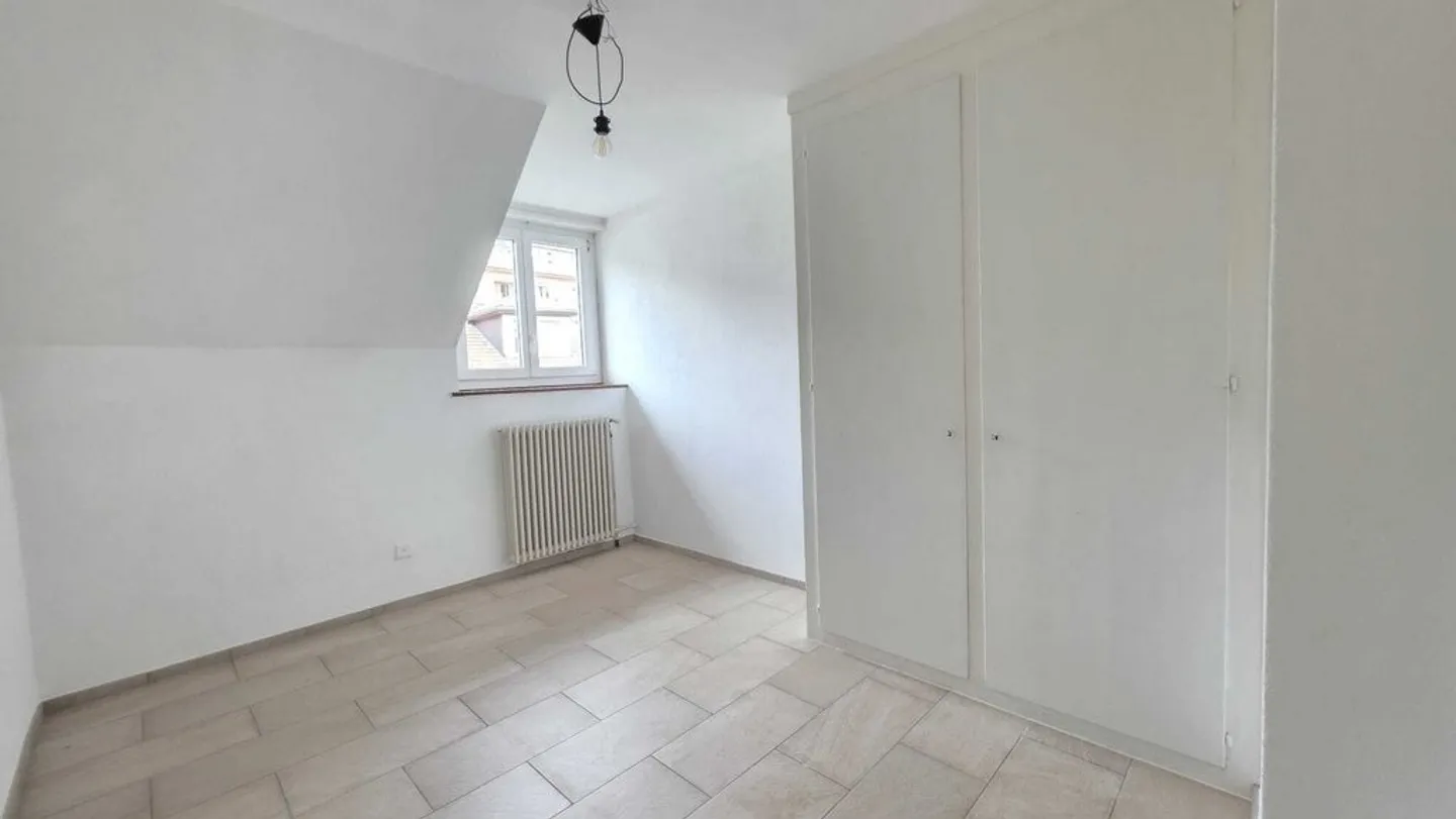 Bellissimo appartamento di 3 locali con balcone - Foto 5 di 9