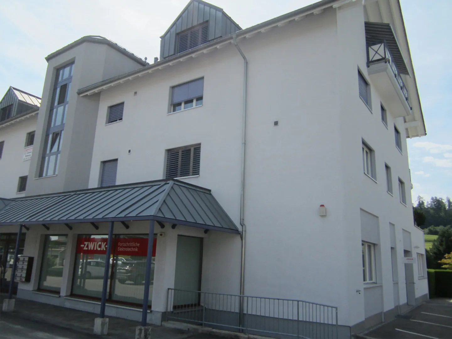 Tiefgaragenparkplatz Wil/Rossrüti mit Autowaschplatz - Foto 2 von 2