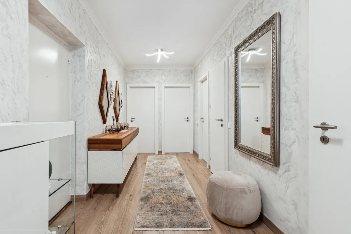 Elegante appartamento ristrutturato nel cuore di Meyrin - Foto 7 di 13