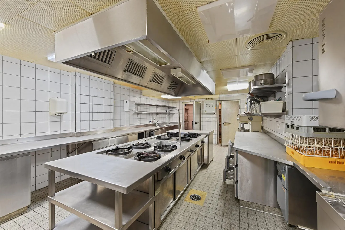 Restaurant mit Profi-Gastro-Küche in Herisau (fast 300 m², 70 Sitzp... - Foto 11 von 13