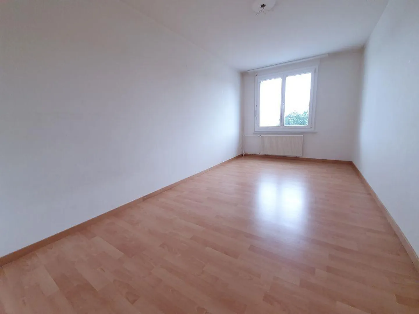 Spacious, bright apartment for rent in Herblingen - Photo 6 of 10