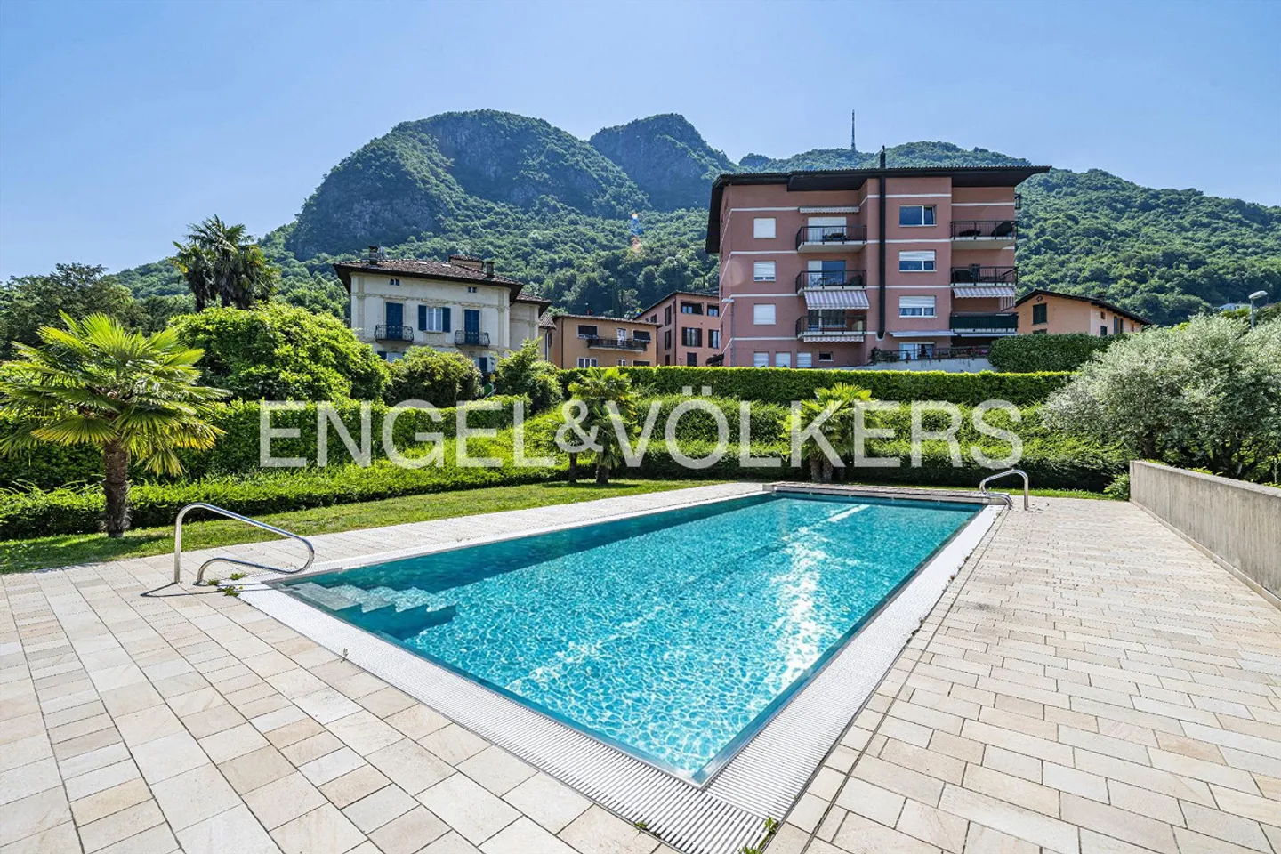 Modern apartment with terrace and open view - Photo 13 of 13