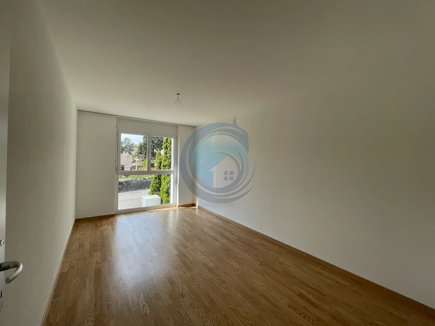 MAGNIFICENT 4.5-ROOM APARTMENT - Photo 4 of 15