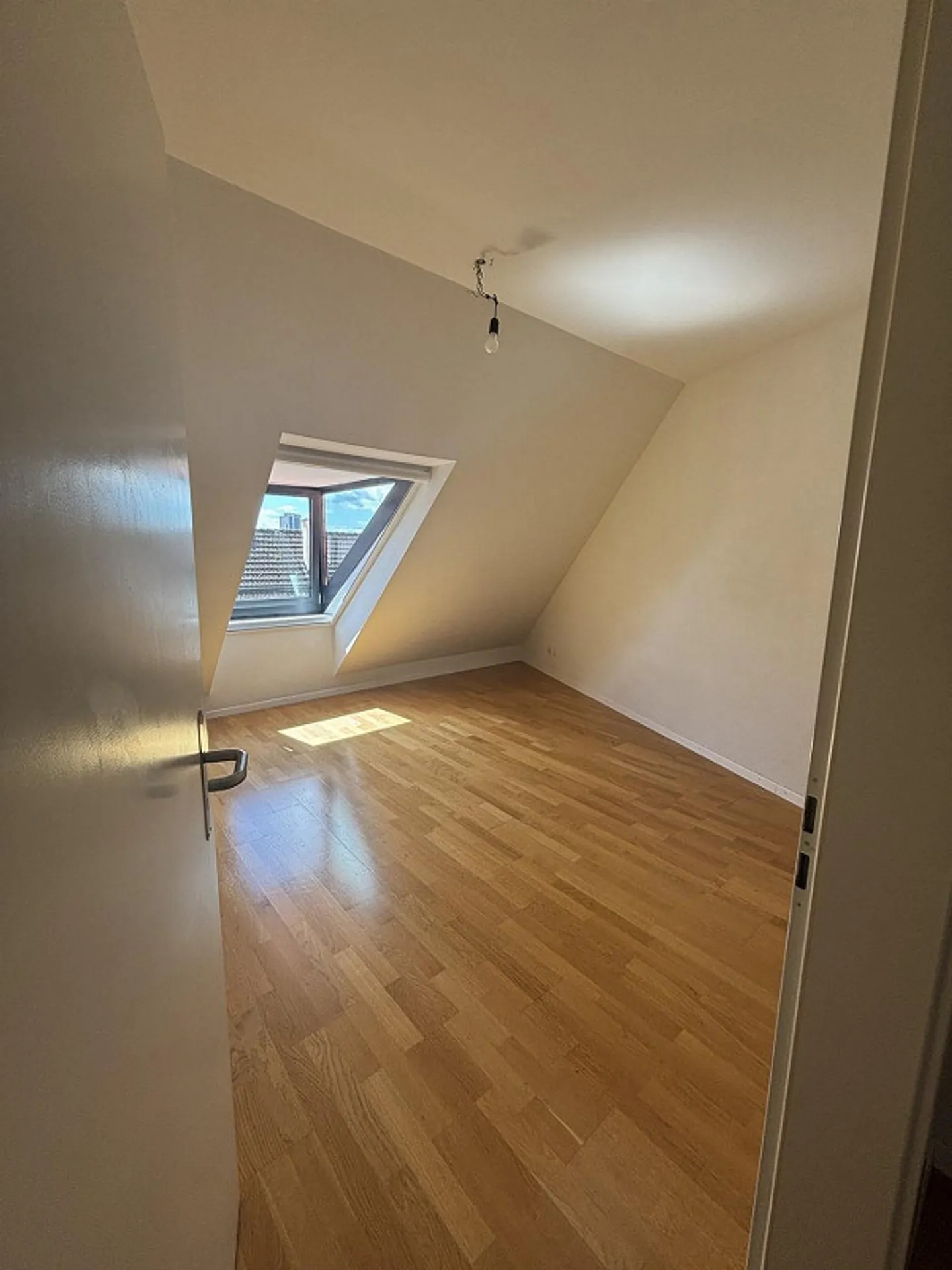 Appartement 4,5 pièces au-dessus des toits de Bienne - Photo 10 sur 13