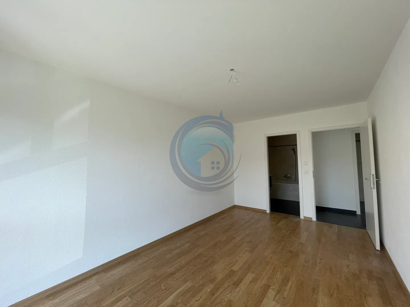 MAGNIFICENT 4.5-ROOM APARTMENT - Photo 5 of 15