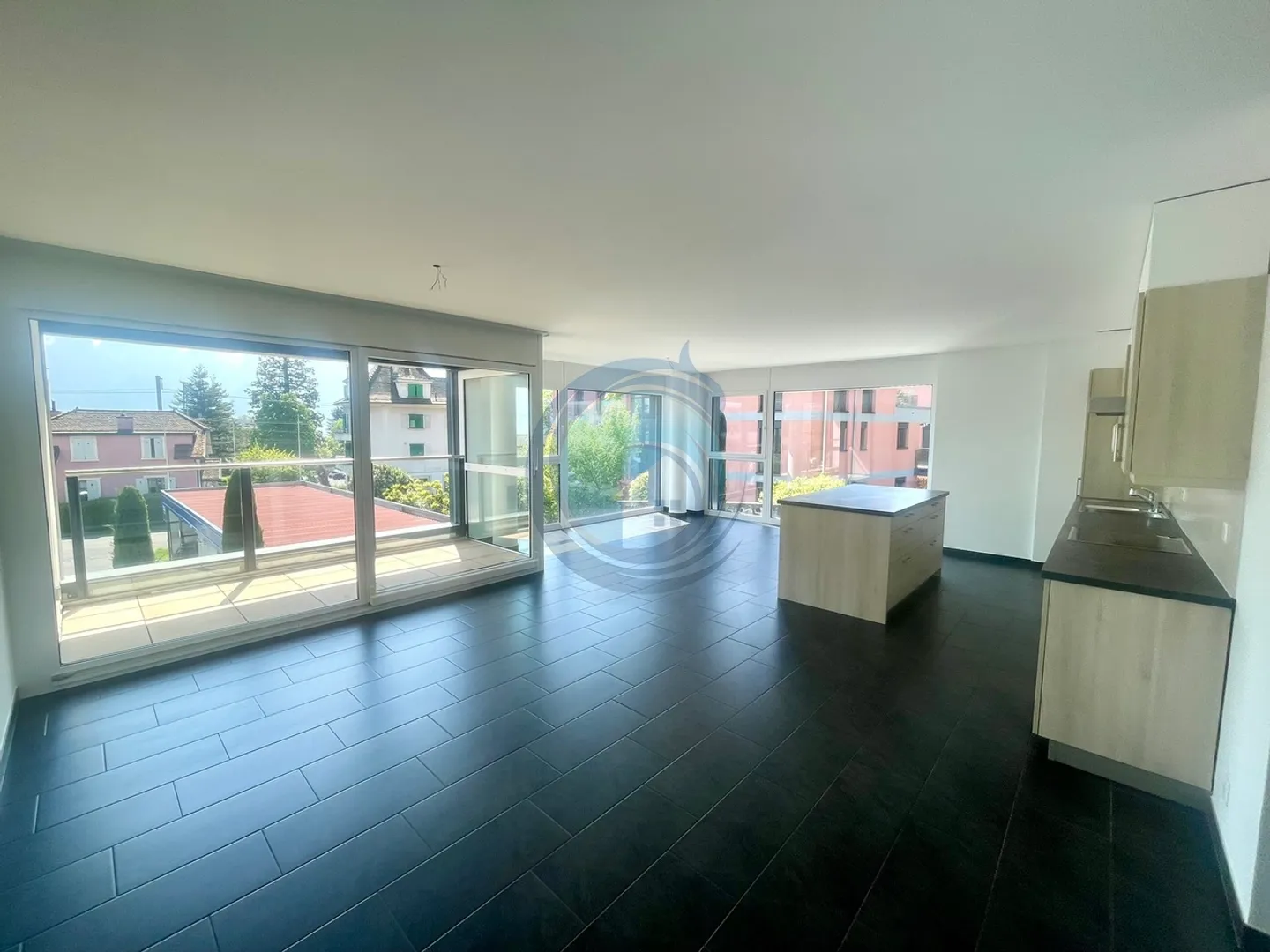 MAGNIFICENT 4.5-ROOM APARTMENT - Photo 1 of 15