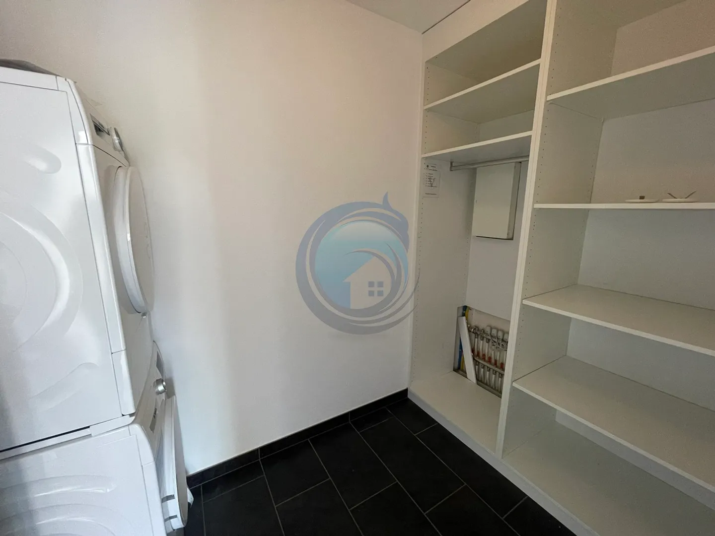 MAGNIFICENT 4.5-ROOM APARTMENT - Photo 10 of 15