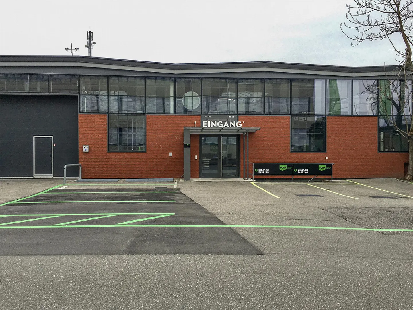 Spazi commerciali, uffici e magazzini, adatti a camion, da 900 a 6’200 m2 - Foto 3 di 17