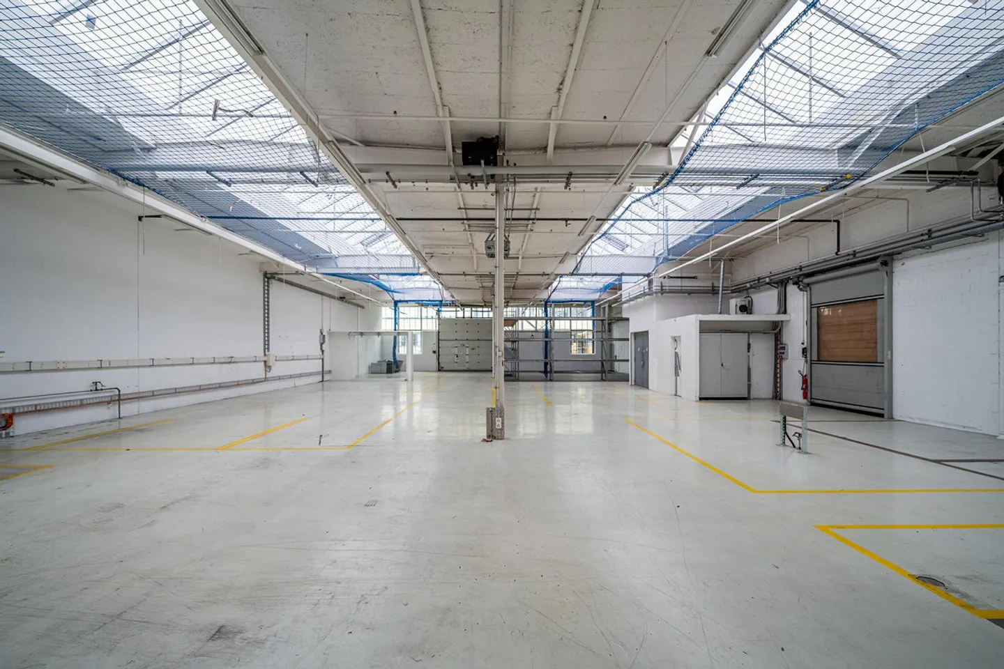 Spazi commerciali, uffici e magazzini, adatti a camion, da 900 a 6’200 m2 - Foto 4 di 17