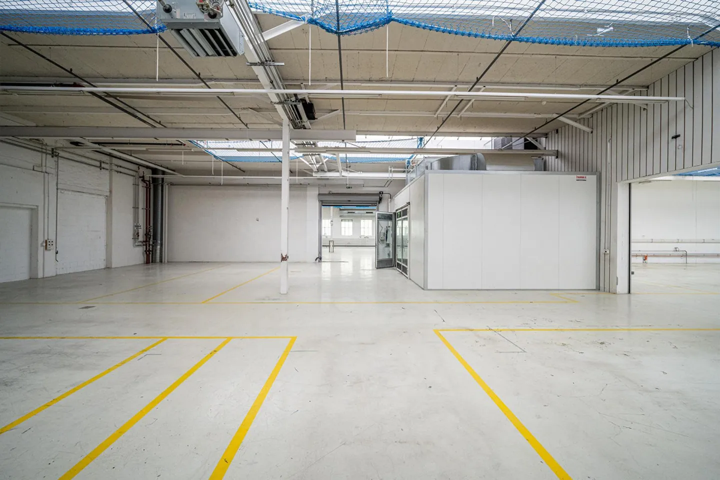 Spazi commerciali, uffici e magazzini, adatti a camion, da 900 a 6’200 m2 - Foto 5 di 17