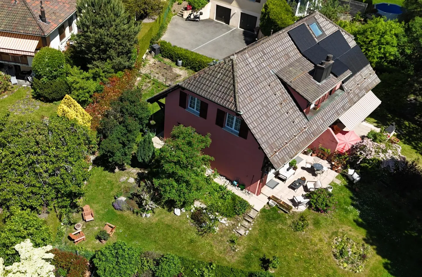 MONT-SUR-LAUSANNE TERRACED HOUSE 4.5 ROOMS USABLE ATTIC - Photo 1 of 13